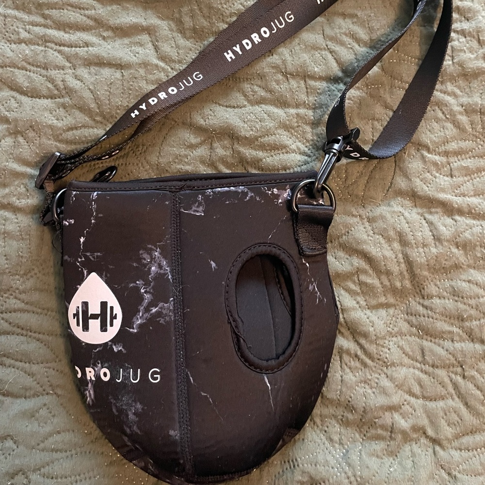 Hydrojug sleeve